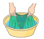 桶などで手洗い